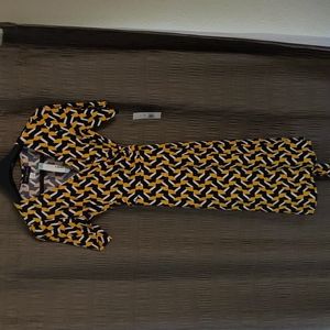 Jersey knit dress, NWT. Yellow and Navy graphic design